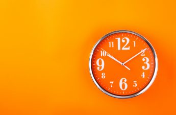 zegary ścienne do salonu